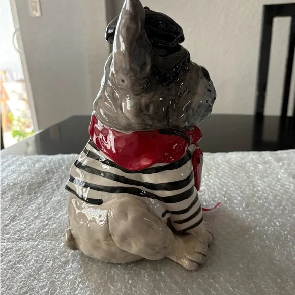 Blue sky  "Free French Kisses" Bulldog figurine - Picture 4 of 7